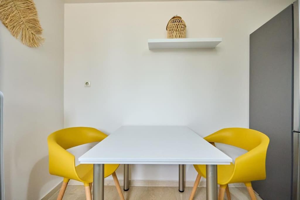 Panoramic White Blue Apartment คีออส ภายนอก รูปภาพ